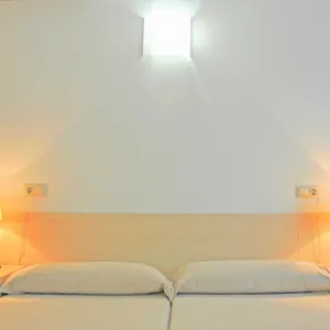  Hostal Residencia Universitaria Sant Jordi España